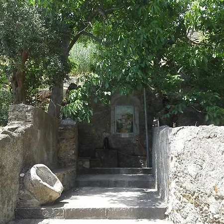 Pietra Luce Bed & Breakfast *