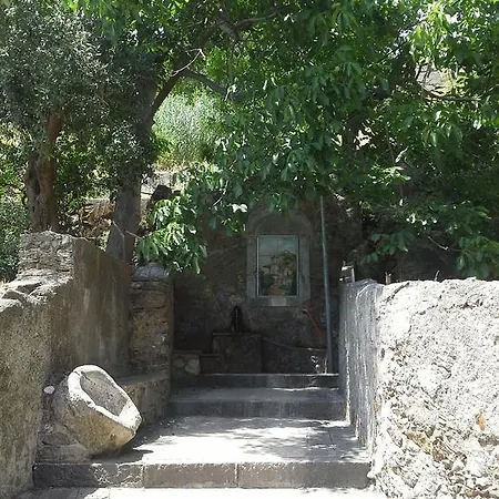 Pietra Luce Bed & Breakfast *